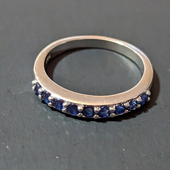 Sterling silver blue sapphire ring - Picture 2 of 4